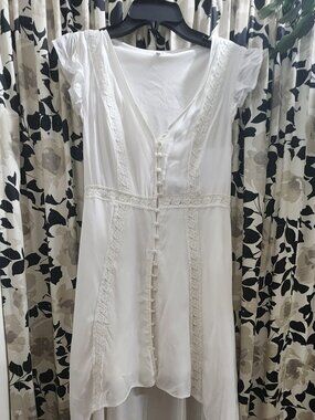 White summer flowy dress with small train
